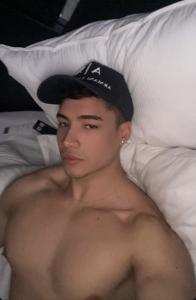 664378008: Chico busca chica en Madrid