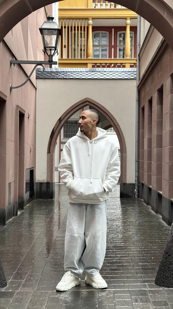 610924347: Chico busca chica en Madrid