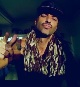 667560161: Chico busca chica en Alicante