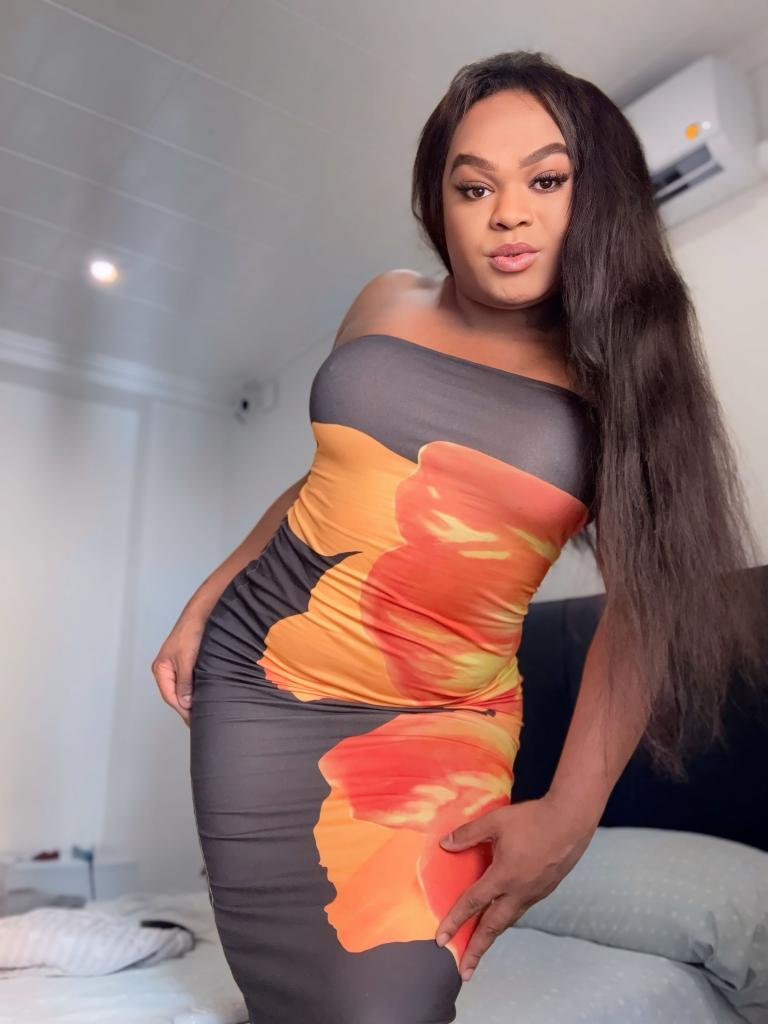 613557087: Transexual en Madrid