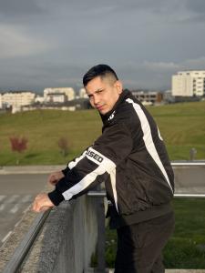 613637662: Chico busca chica en Almería