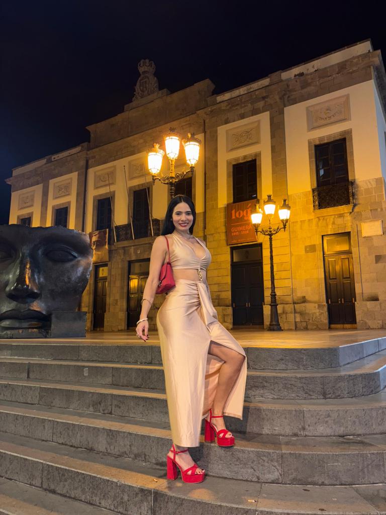 Chica busca chico en Tenerife: 