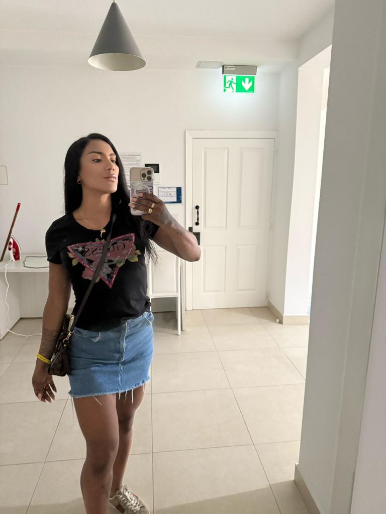662372473: Chica busca chico en Barcelona