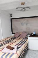 677000788: Chica busca chico en Barcelona