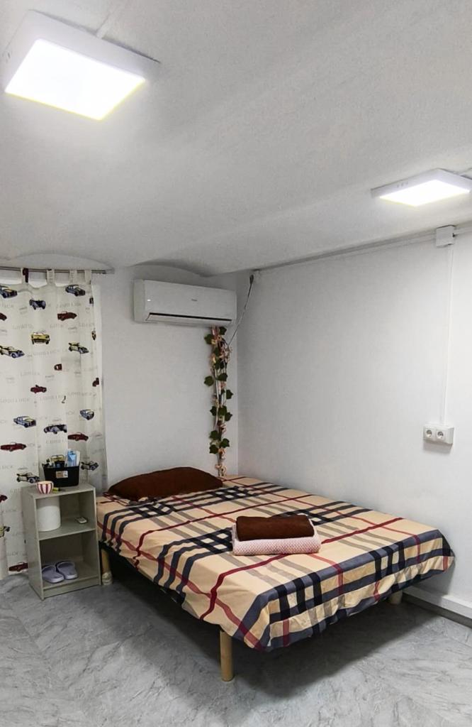 677000788: Chica busca chico en Barcelona