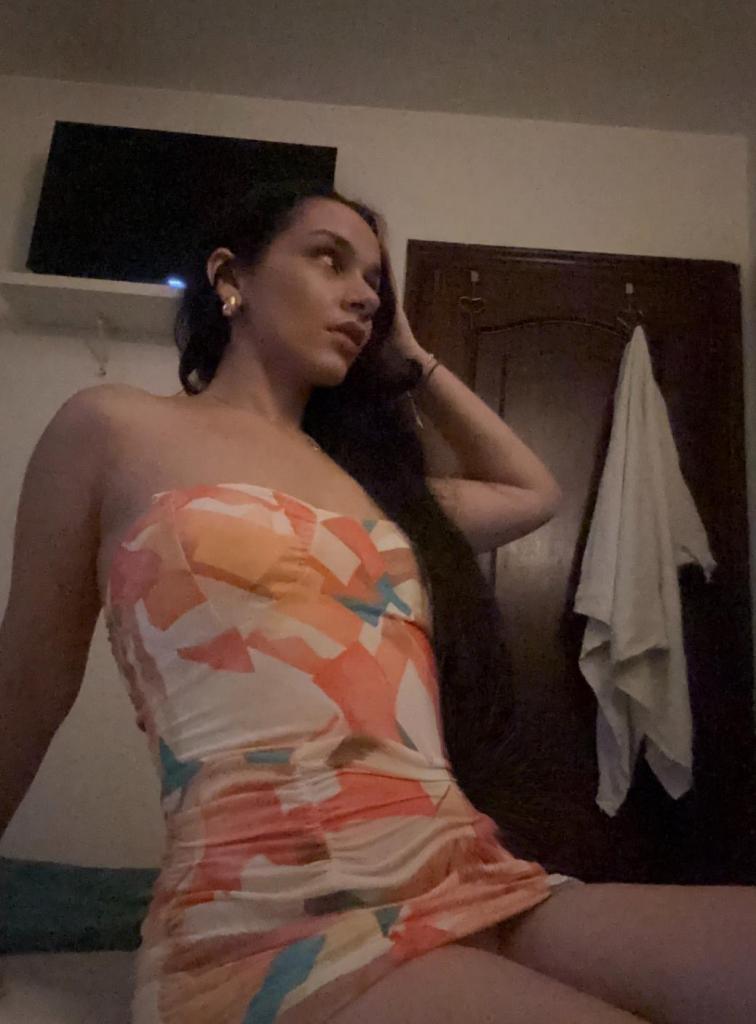 628312271: Chica busca chico en La Coruña