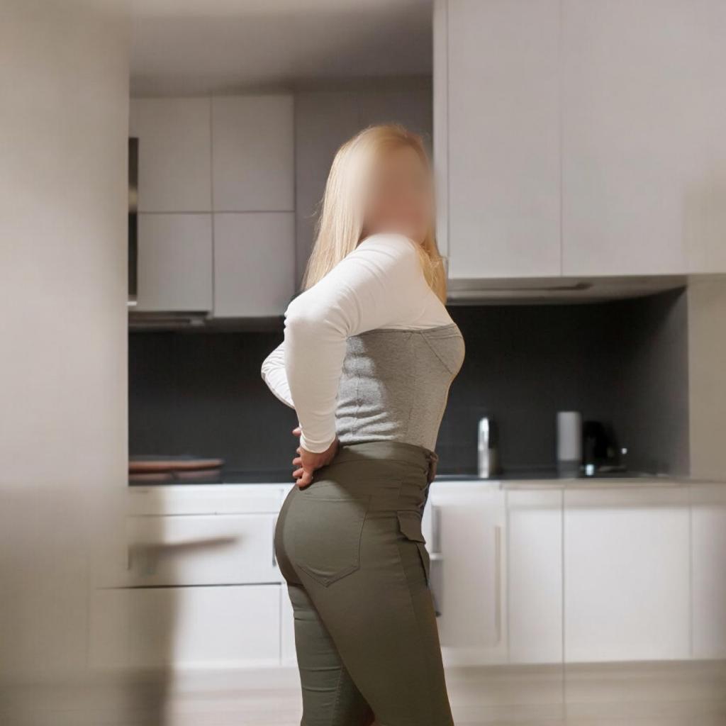 692565260: Chica busca chico en Murcia