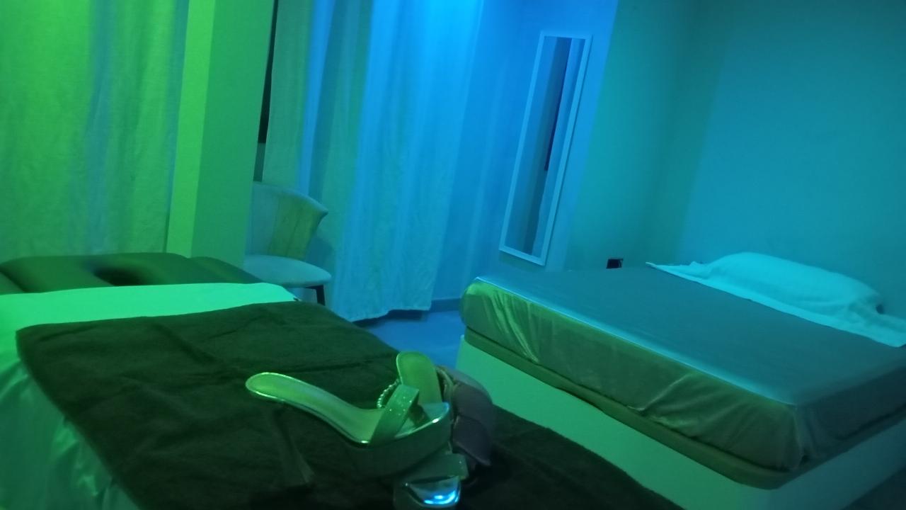 Chica busca chico en Cádiz: 