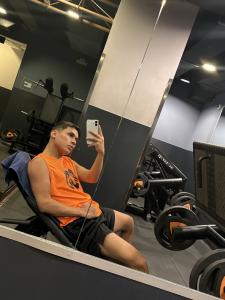 633152670: Chico busca chica en Valencia