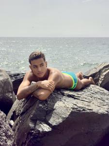 643695984: Chico busca chica en Cádiz