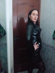 607422943: Chica busca chico en Madrid