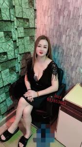 631643981: Chica busca chico en Barcelona