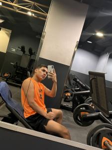 633152670: Chico busca chica en Valencia