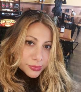 617563885: Chica busca chico en Asturias