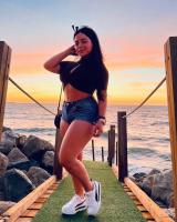 664299267: Chica busca chico en Cádiz