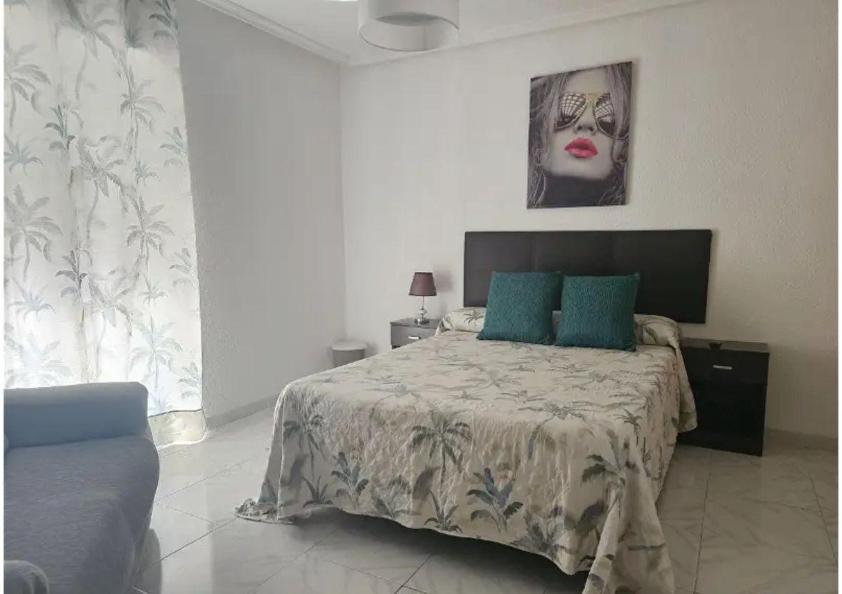 Chica busca chico en Cuenca: 