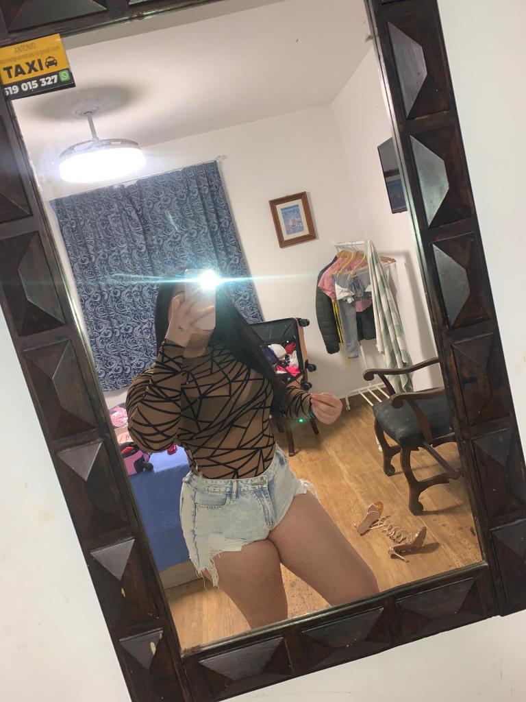 Chica busca chico en Almería: 