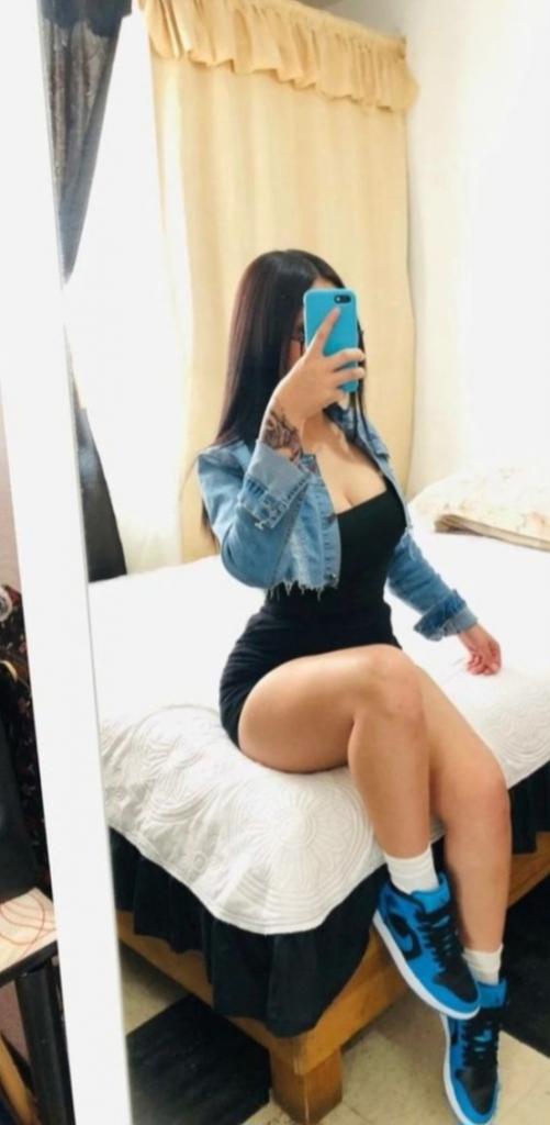 611292075: Chica busca chico en Almería
