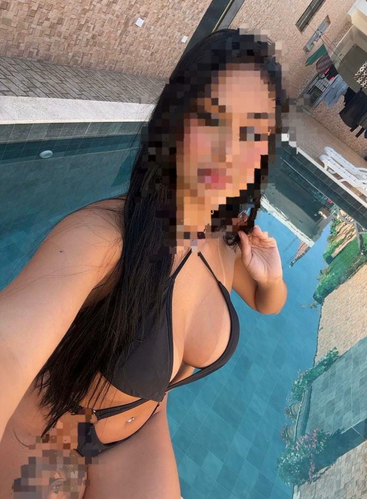 631375178: Chica busca chico en Cádiz