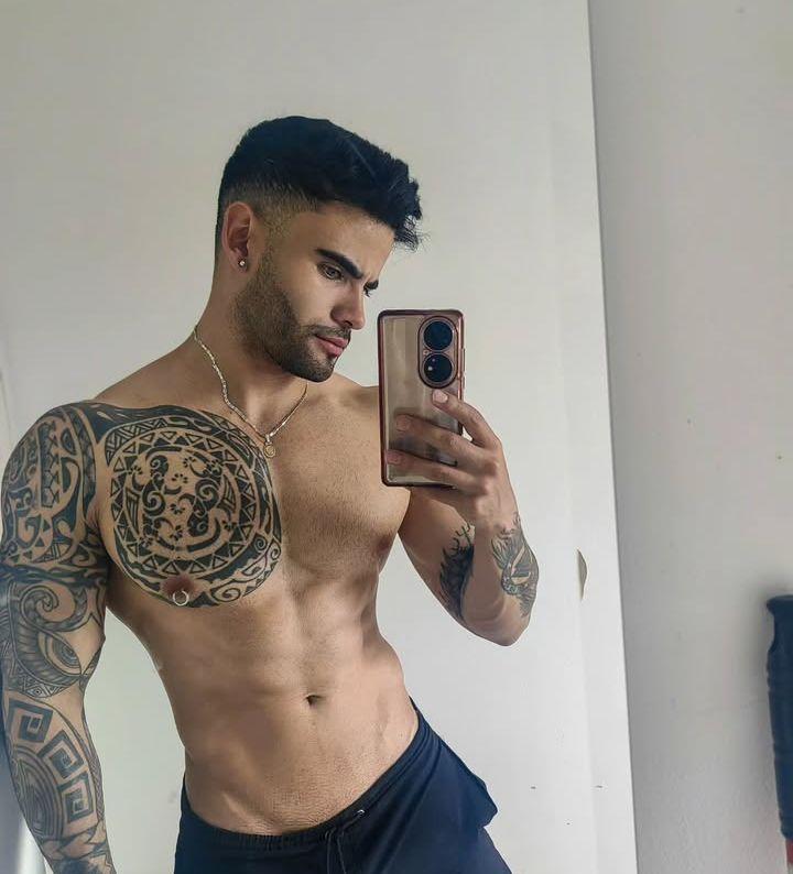 Chico busca chica en Ibiza: 