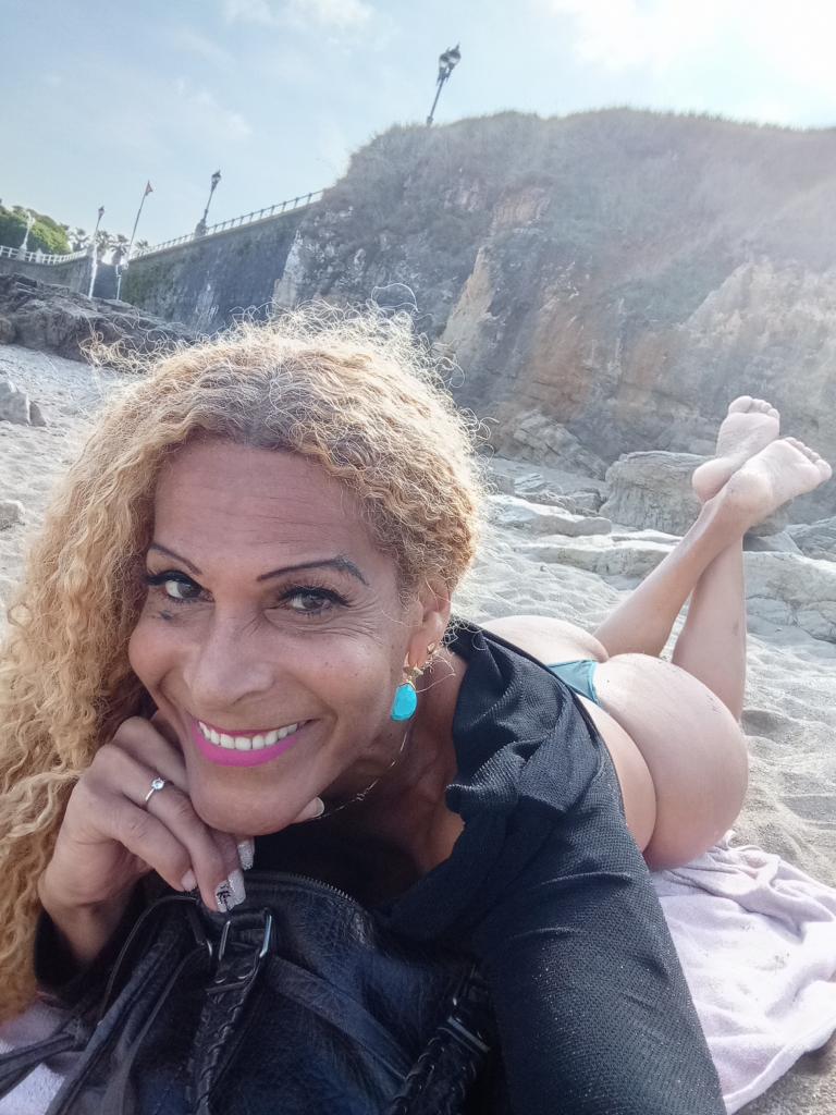 602502512: Travesti en León