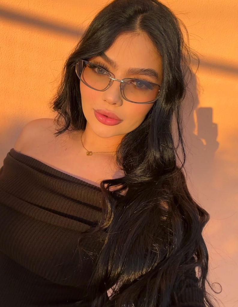 Chica busca chico en Alicante: Chica busca chico