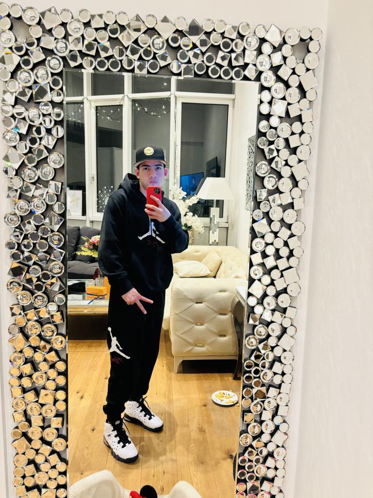 651798760: Chico busca chica en Valencia