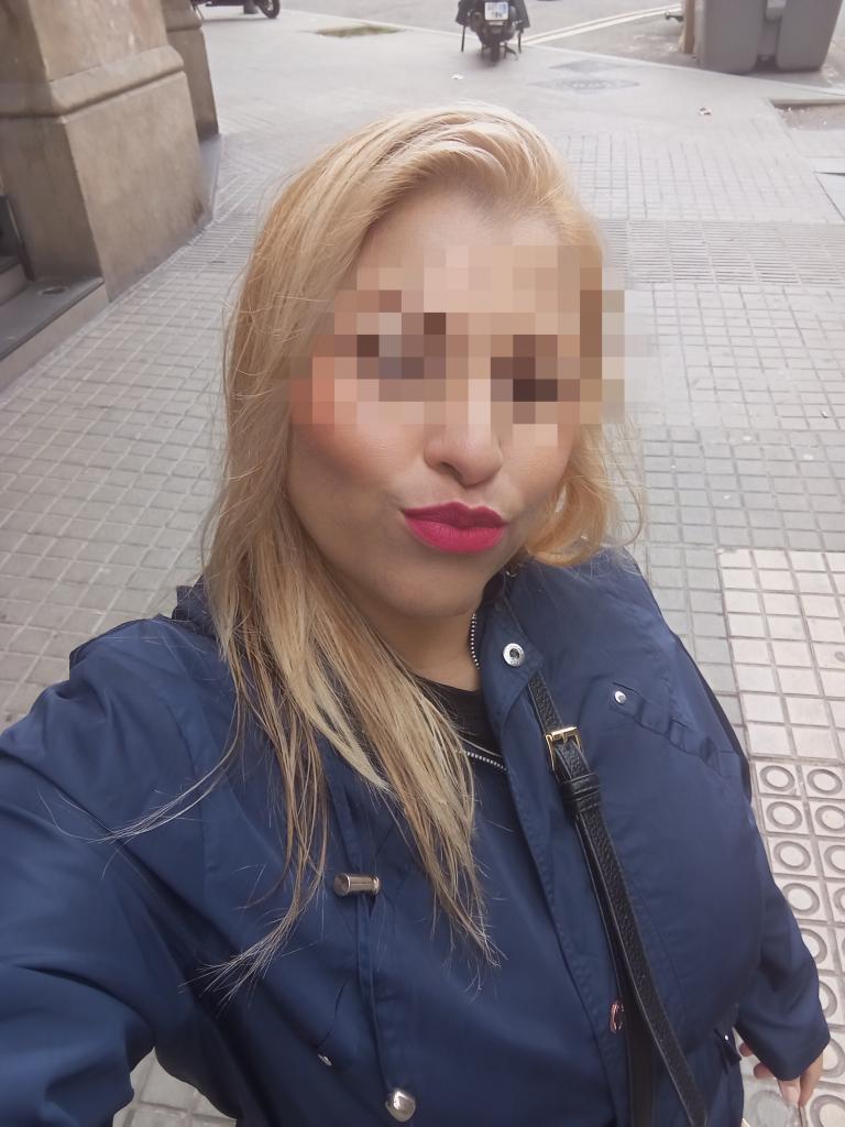 639075420: Chica busca chico en Barcelona
