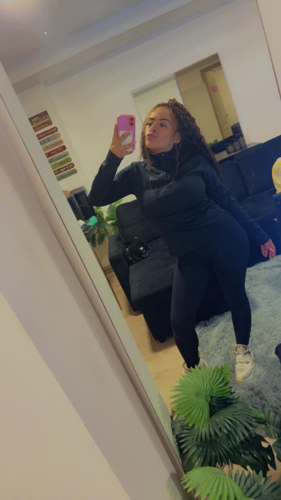 667076873: Chica busca chico en Barcelona