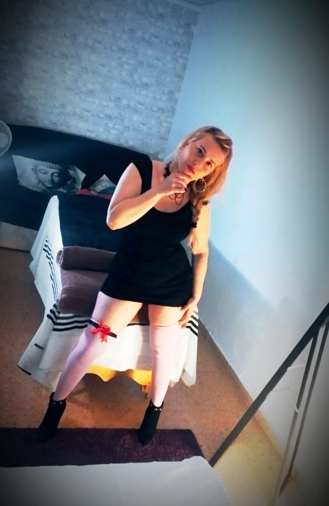 611557938: Chica busca chico en Alicante