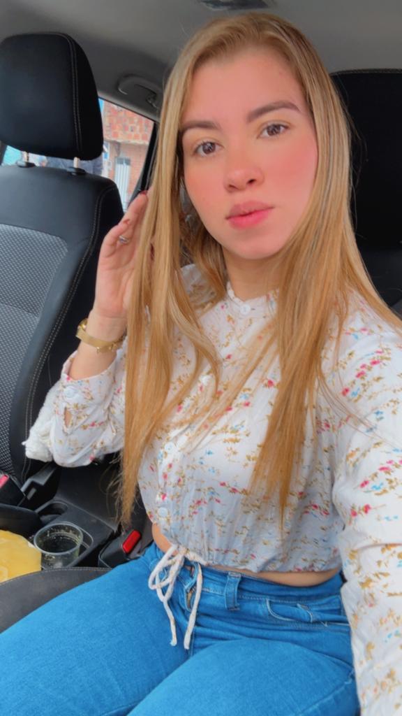 612227753: Chica busca chico en Sevilla