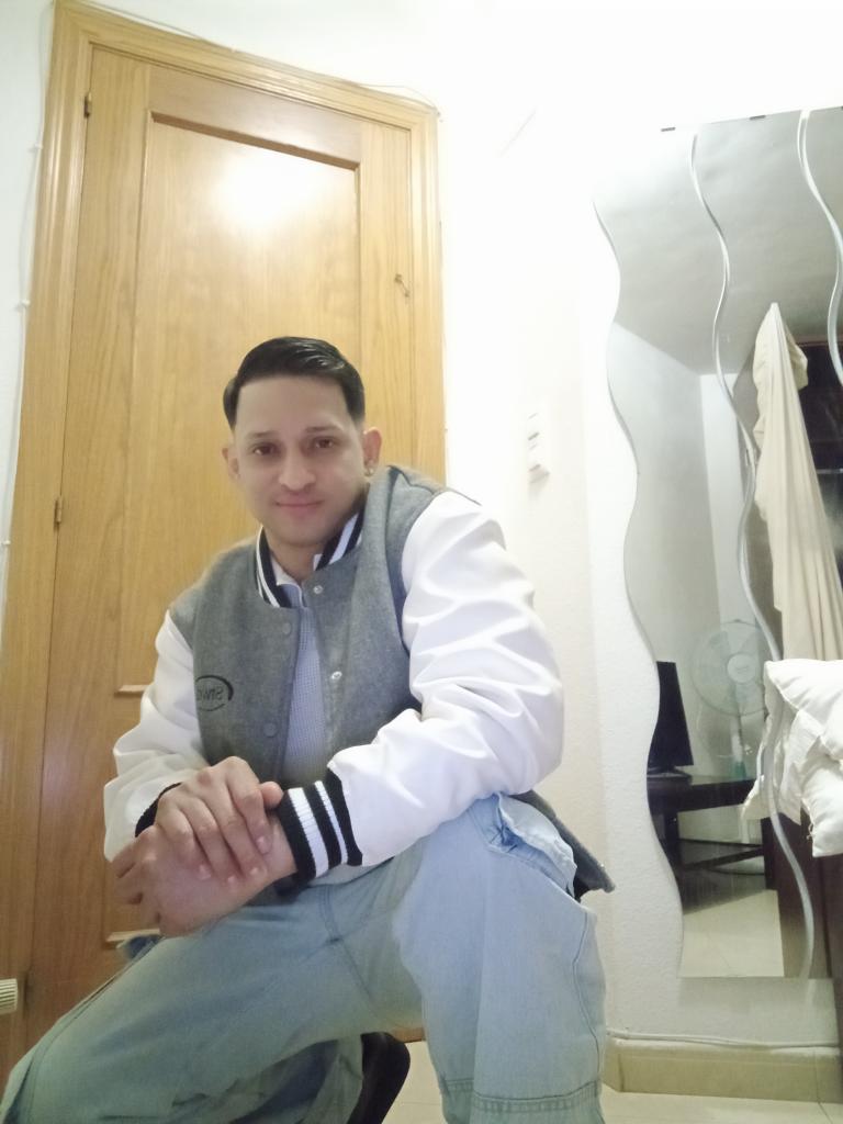 614990149: Chico busca chica en Zaragoza