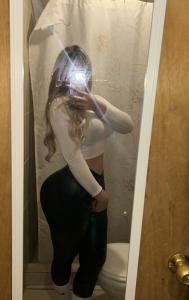 637975149: Chica busca chico en Lérida