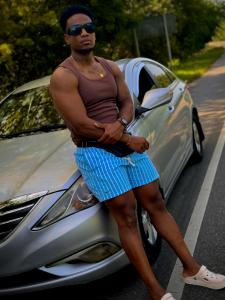 672871174: Chico busca chica en Barcelona