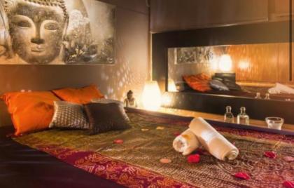 605164043: Chica busca chico en Gerona