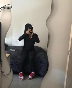 613574765: Chica busca chico en Pontevedra