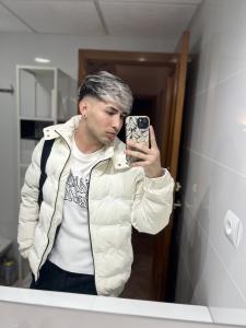 663936078: Chico busca chica en Ibiza