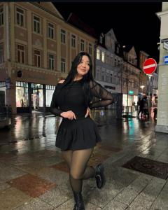 631173844: Chica busca chico en Barcelona