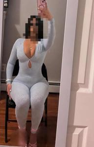 677240475: Chica busca chico en Orense