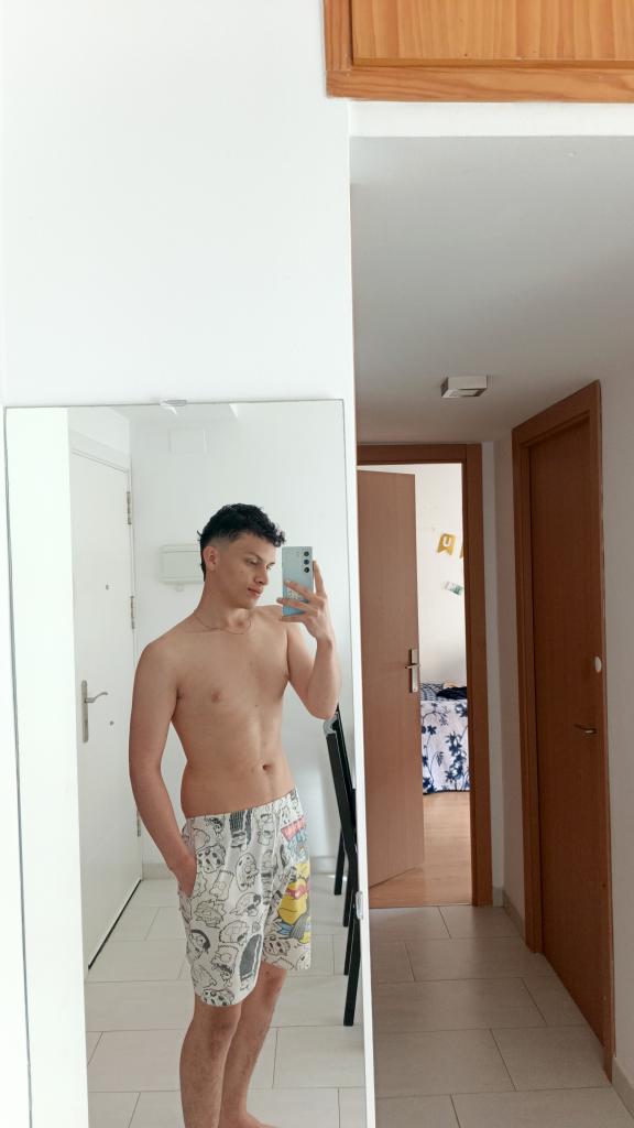 Chico busca chica en Sevilla: 