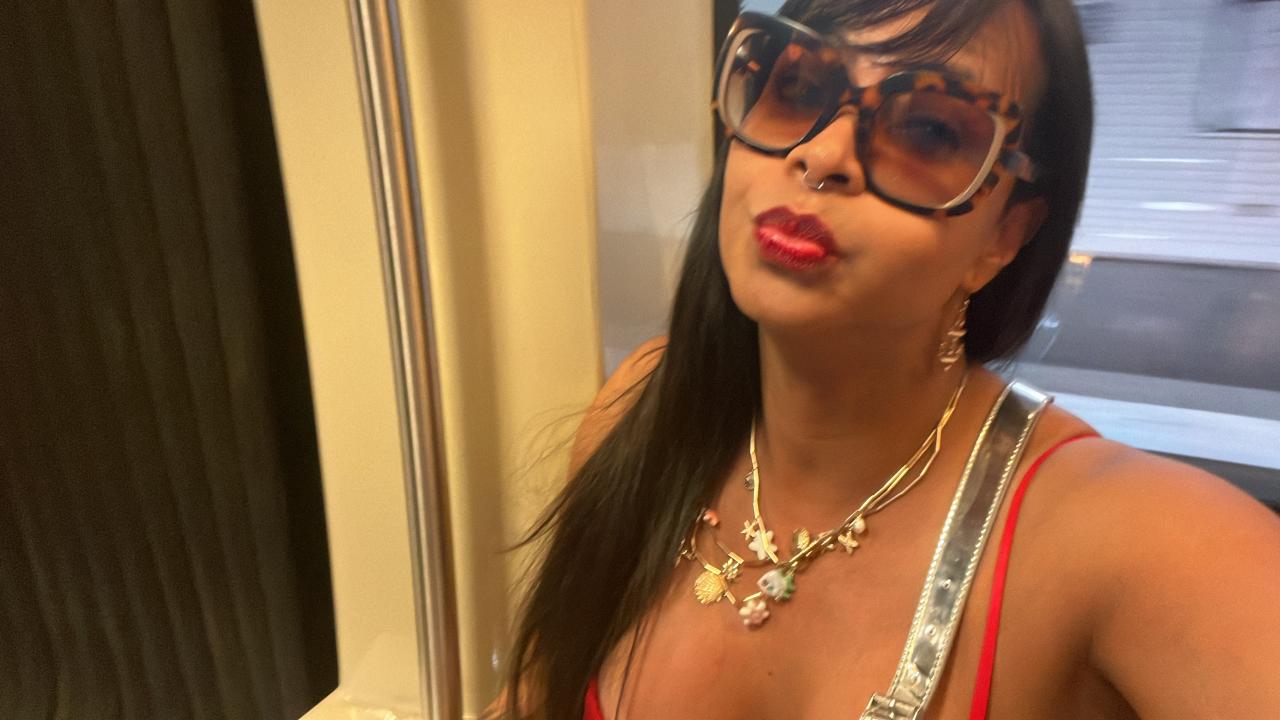 677189293: Travesti en Barcelona