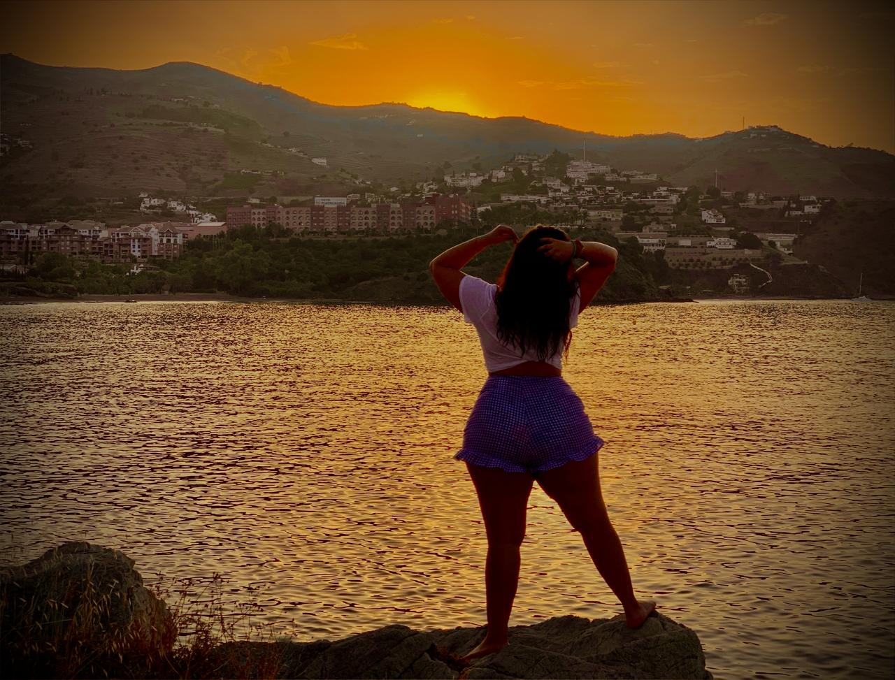 664256562: Chica busca chico en Madrid