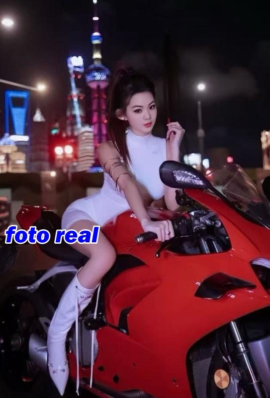 650724495: Chica busca chico en Sevilla