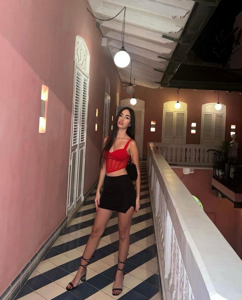 610658218: Chica busca chico en Cádiz