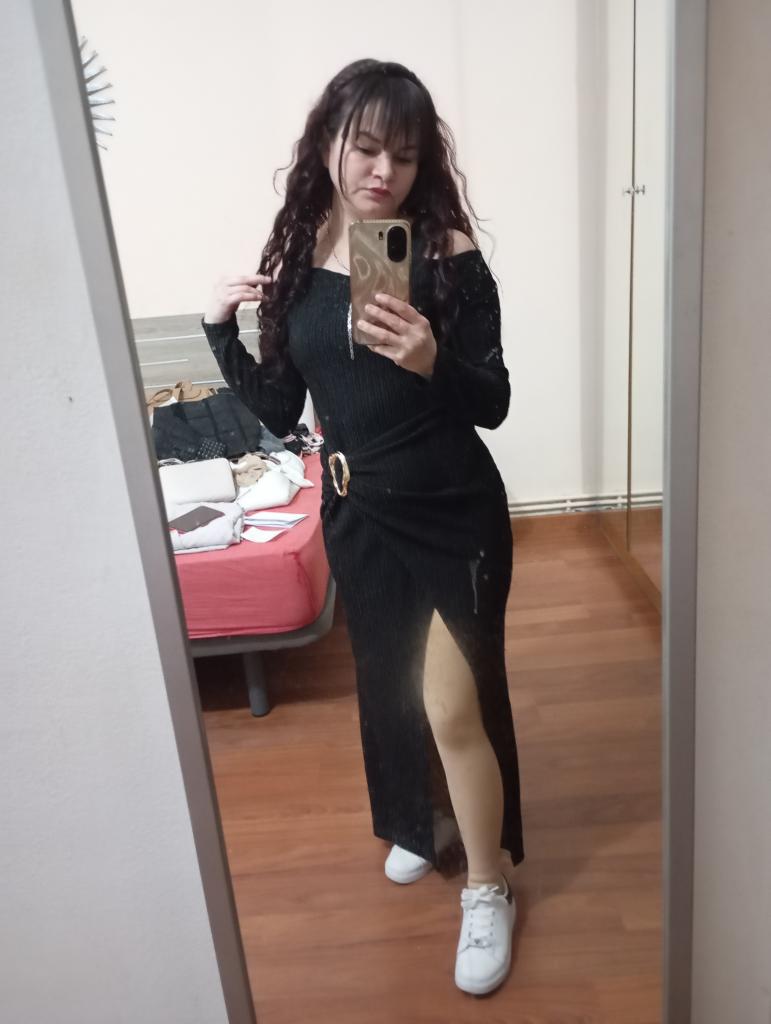 643014206: Chica busca chico en Barcelona