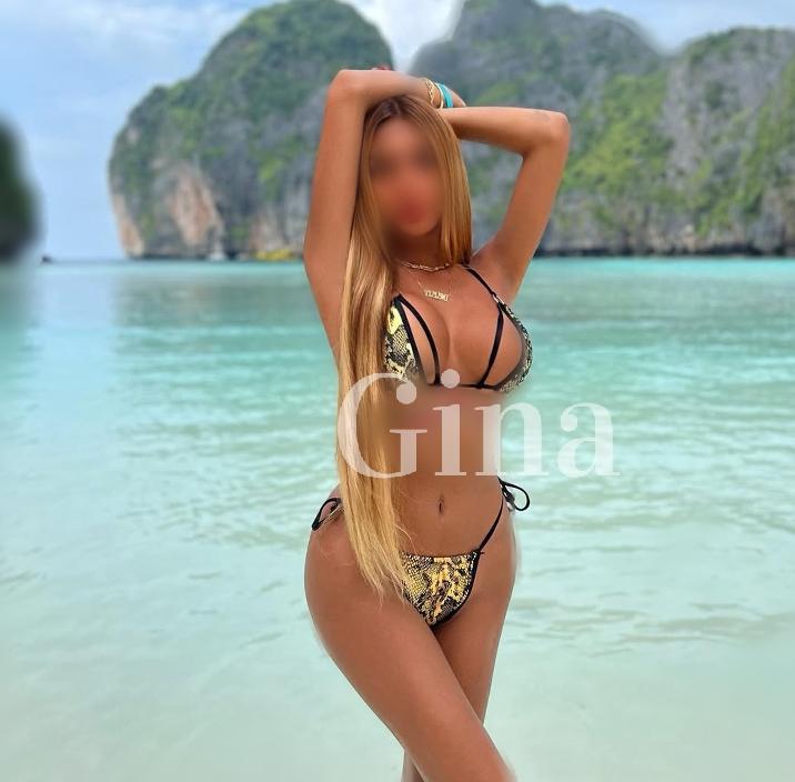 658325594: Chica busca chico en Barcelona