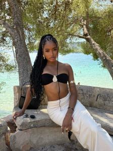 613778373: Transexual en Barcelona