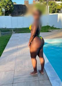 672324040: Chica busca chico en Gerona