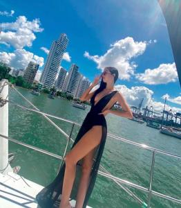 610658218: Chica busca chico en Cádiz