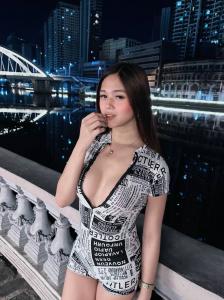 607410618: Chica busca chico en Madrid